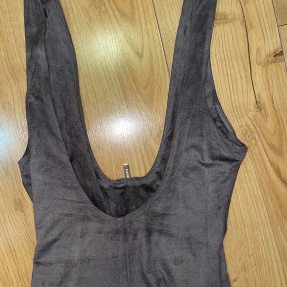 House of CB London “Romane” Gray Vegan Suede Zip front bodysuit - Picture 10 of 13